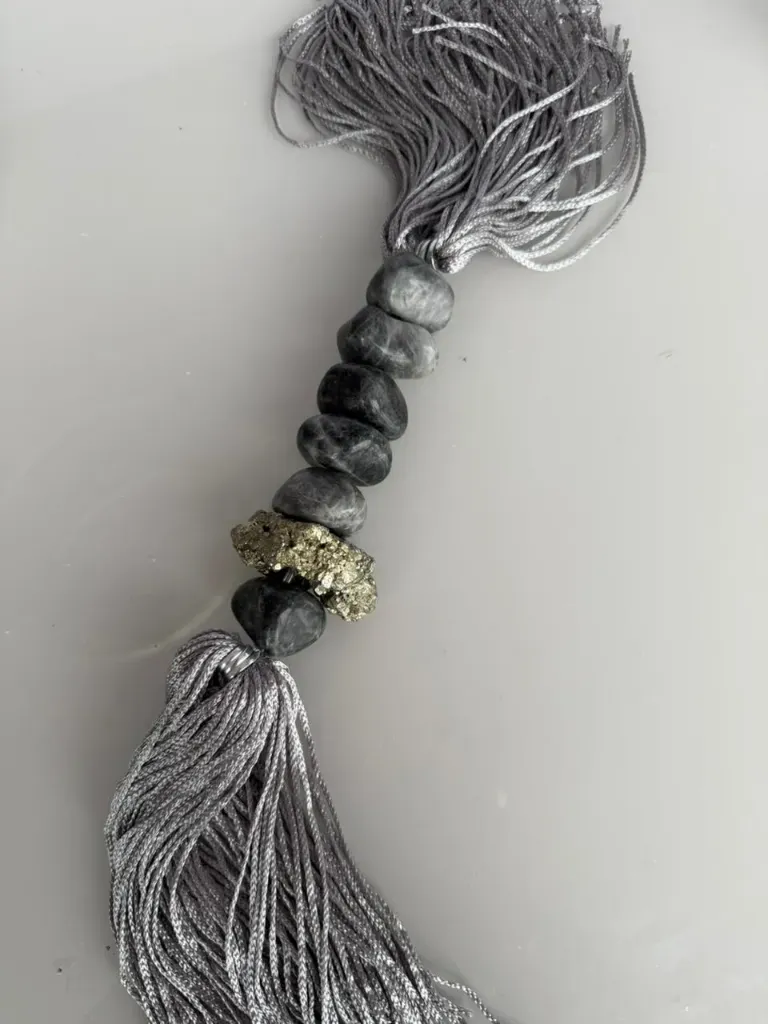 [V129] Decorative Tassel with Natural Stone