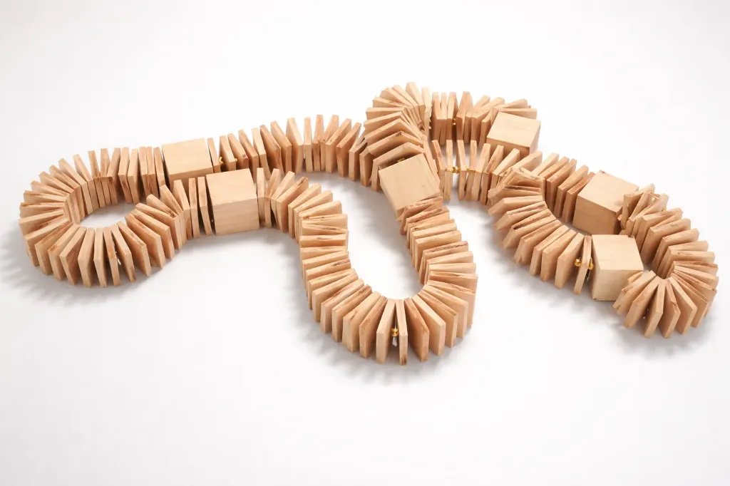 Wood Decorative Necklace in Eucalyptus